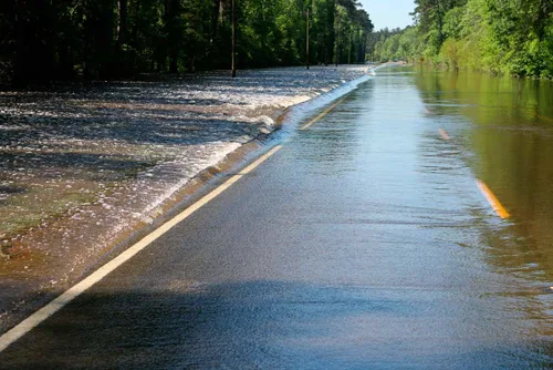 carretera desbordada