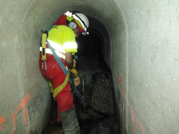 Trabajos especiales en espacios confinados hidrotec, Limpieza de mortero y borada de cemento en tuberías