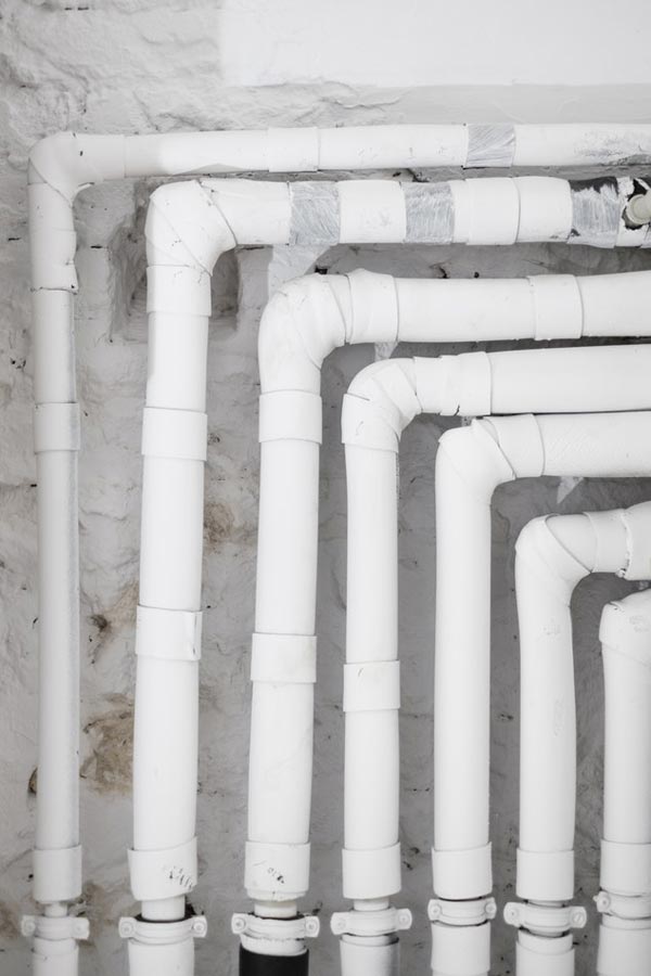 como-detectar-fugas-de-agua-en-casa-tuberia-exterior