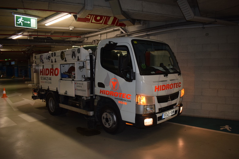 Camión Hidrotec apto para hacer transporte de residuos peligrosos